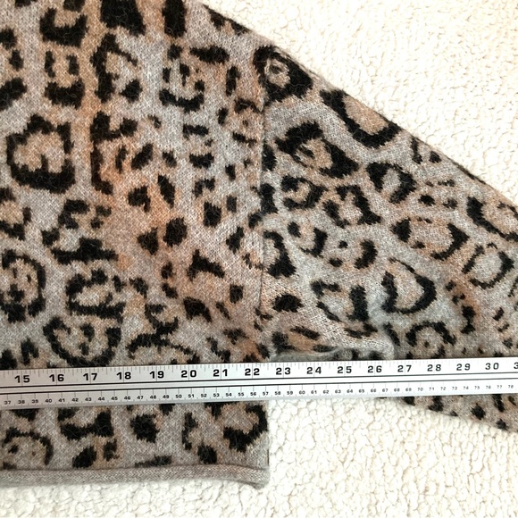 Zara Women's gray leopard print cropped sweater, Sz S - Picture 8 of 17